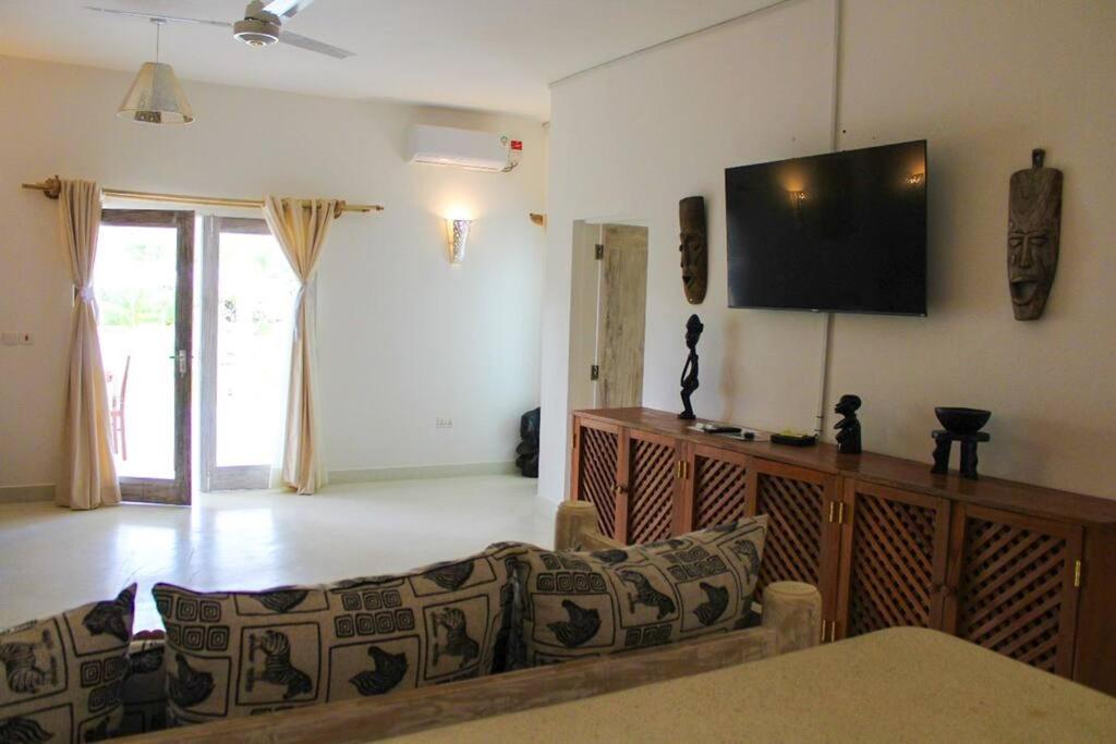 White Villa - Paparemo Beach Watamu Eksteriør bilde