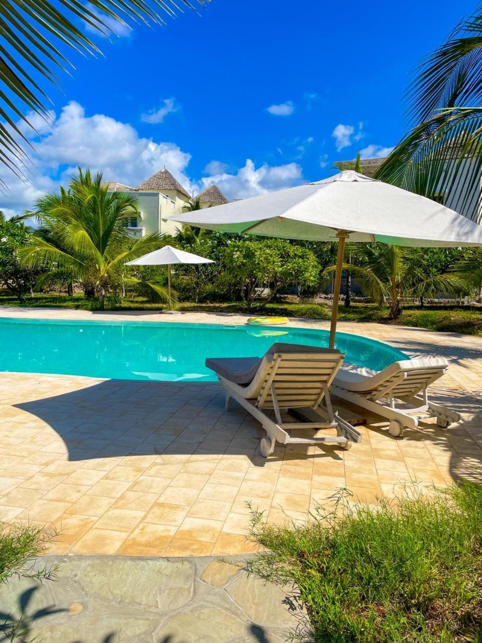 White Villa - Paparemo Beach Watamu Eksteriør bilde